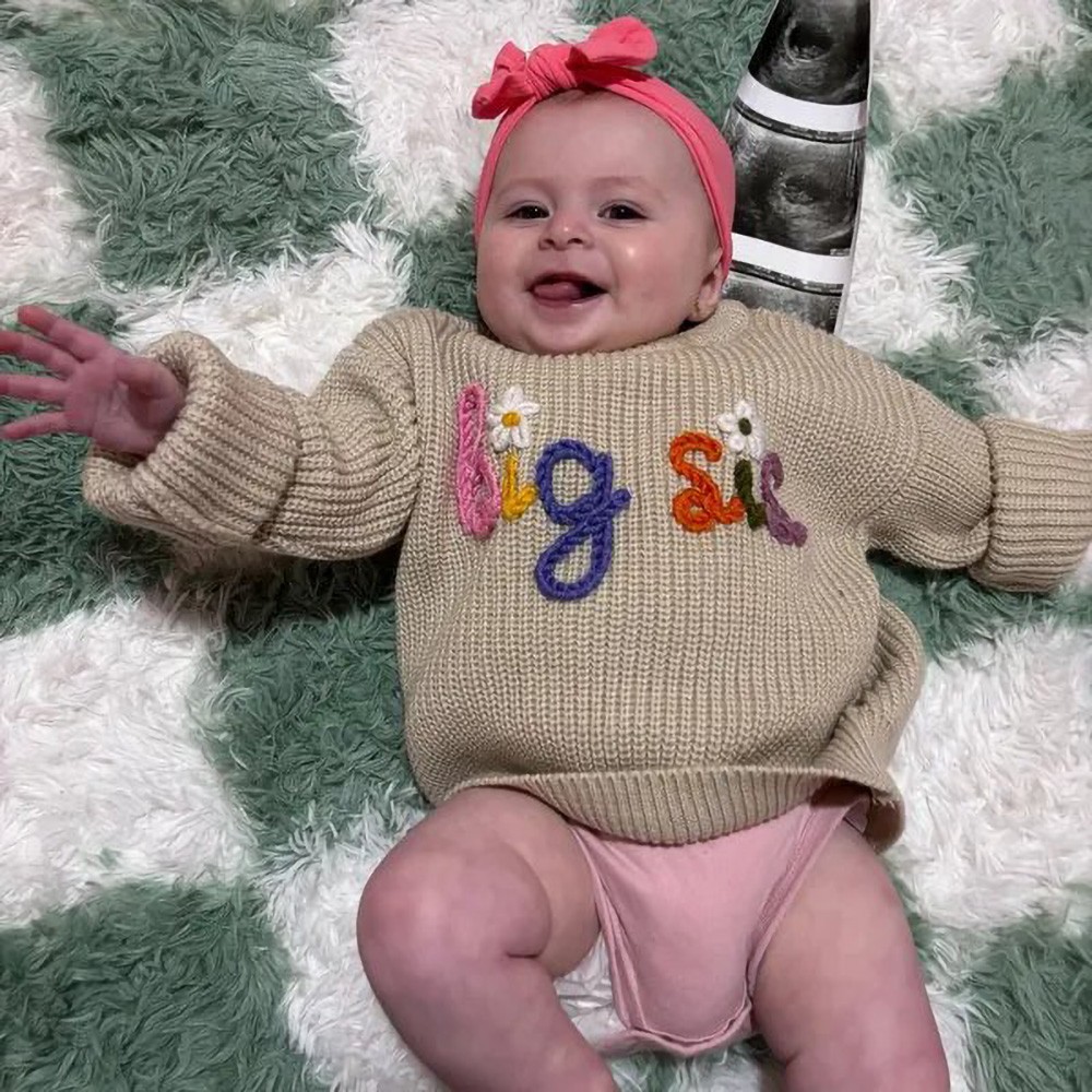Custom Big Sis Hand-Embroidered Sweater Personalized Knit Newborn Outfit for Mom Baby Gift Ideas