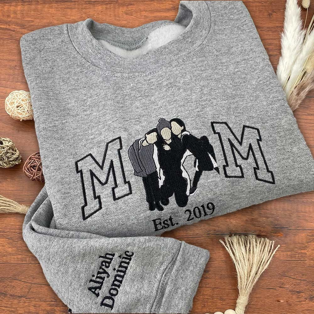 Personalized Mama Embroidered Photo Portrait Sweatshirt with Kids Names on Sleeve Unique Gifts for Mom Mother's Day Gift